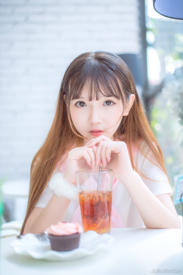 任何不能打倒你的，将会使你更加坚强。